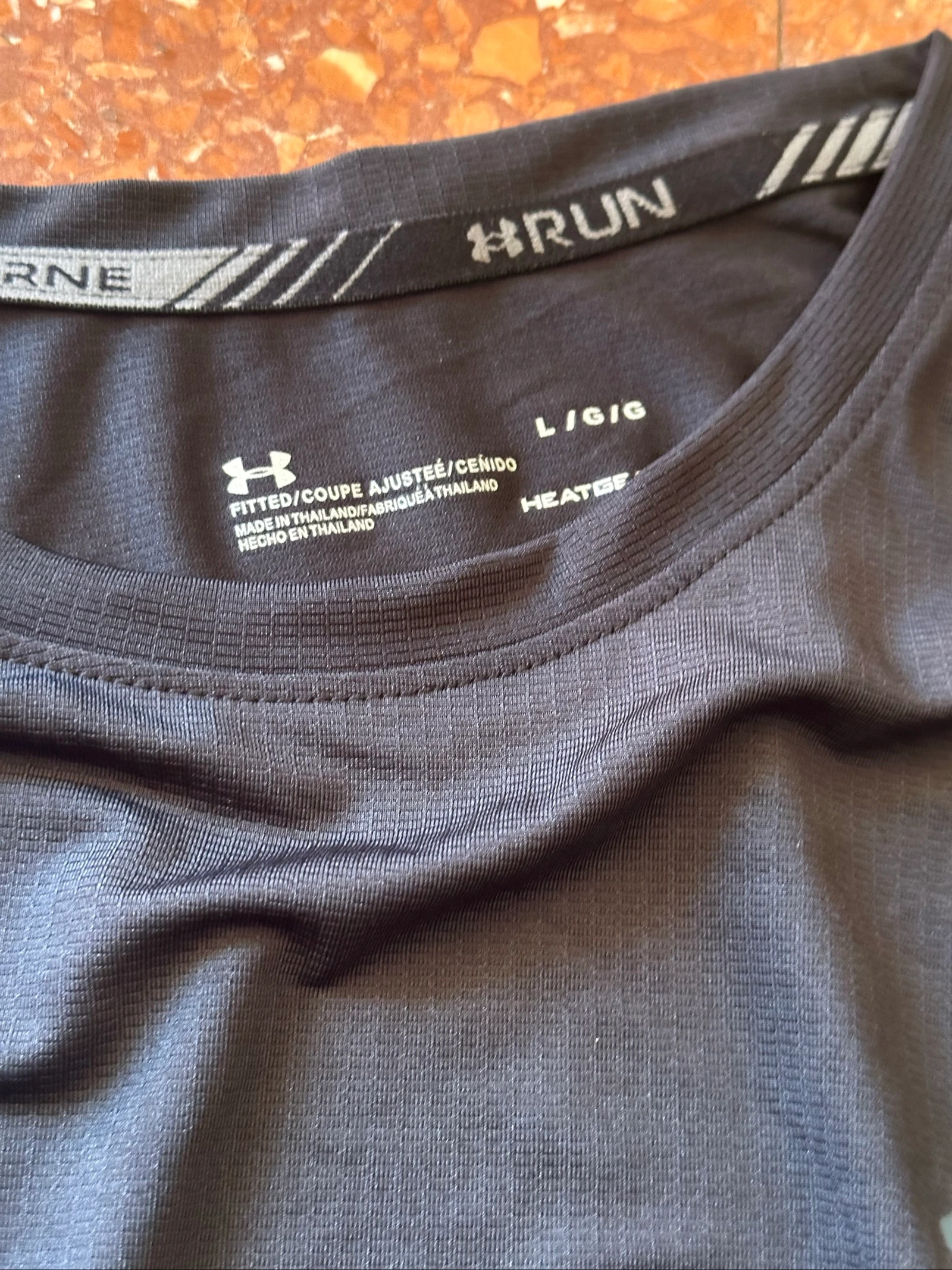 Ensemble de sport noir Under Armour - T-shirt et short – photo 11